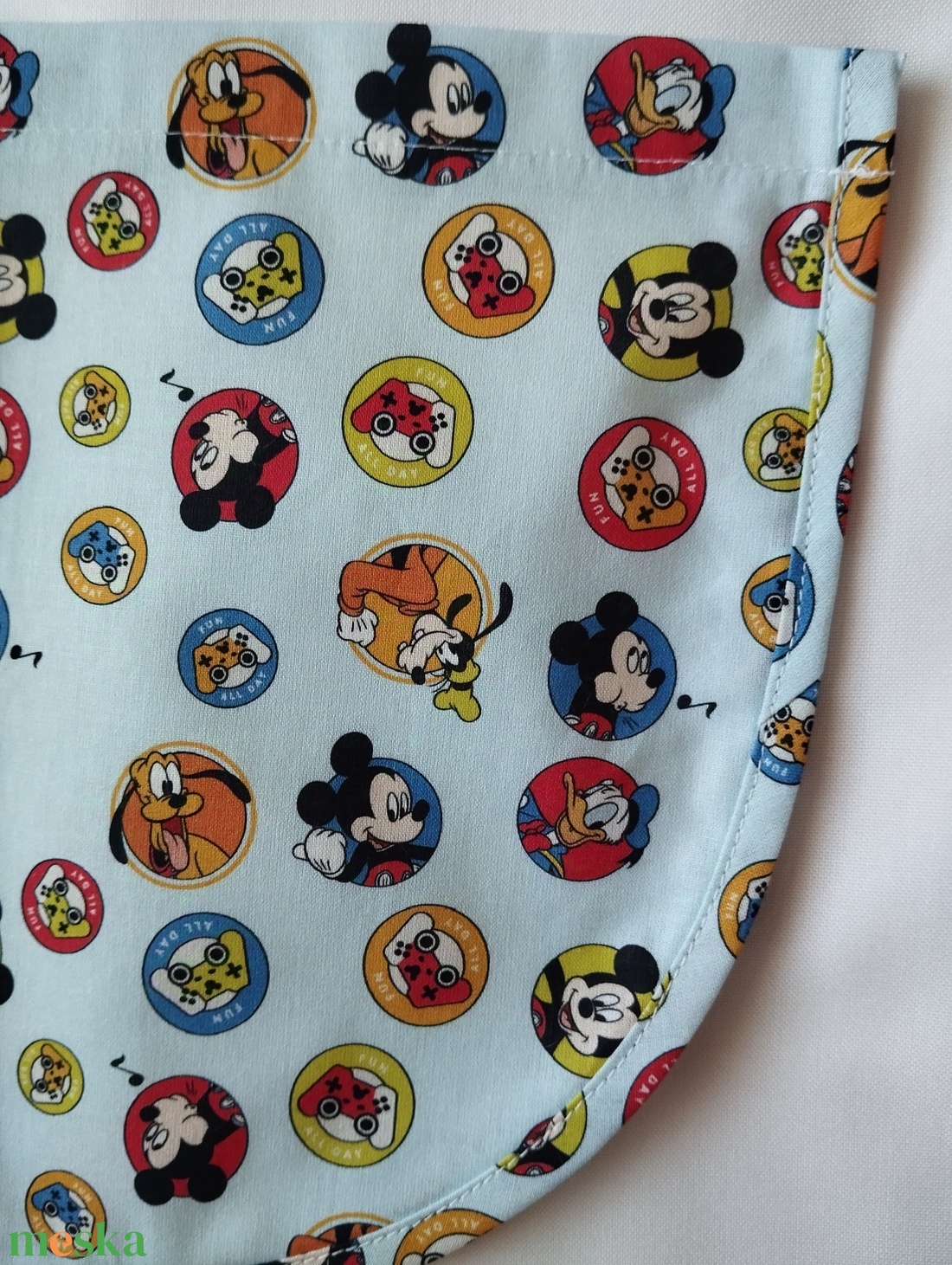 Női fehér lapköpeny, Mickey egér mintás zsebbel , ovis , munkaruha  - ruha & divat - női ruha - tunika - Meska.hu