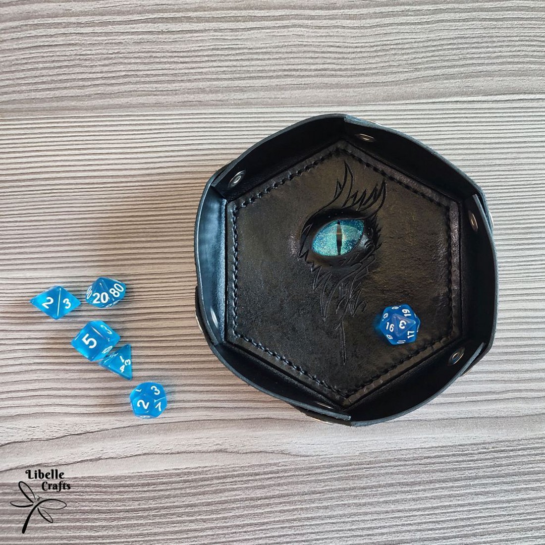 Hatszögletű sárkányszemes kockadobó tálca - játék & sport - táblajáték és kártyajáték - társasjátékok - dobókocka - Meska.hu