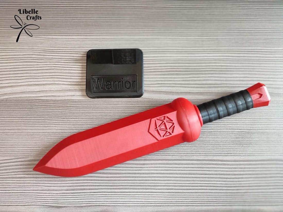 Nagy - Méretű kard formájú kockatartó D20 sziluettel + AJÁNDÉK - játék & sport - táblajáték és kártyajáték - társasjátékok - dobókocka - Meska.hu