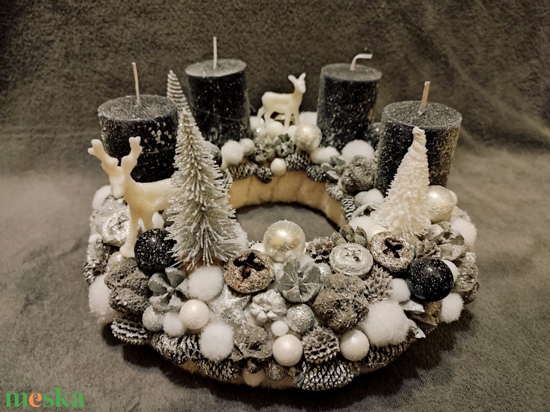 Ezüst- fekete Adventi koszorú  - karácsony - adventi díszek - adventi koszorú - Meska.hu