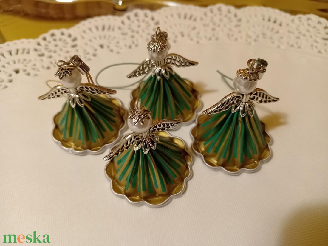 Karácsonyi angyalkák - kávékapszulából  - karácsony - karácsonyi lakásdekoráció - karácsonyi lakásdíszek - Meska.hu