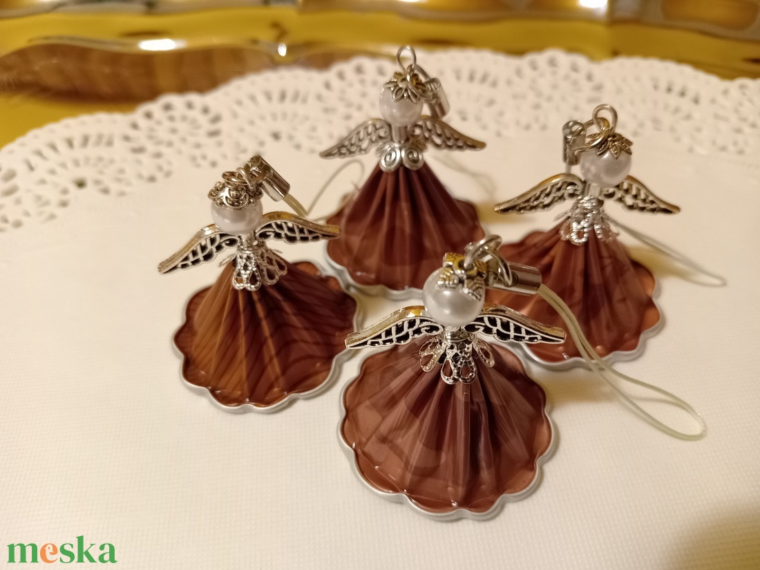 Karácsonyi angyalkák - kávékapszulából  - karácsony - karácsonyi lakásdekoráció - karácsonyi lakásdíszek - Meska.hu