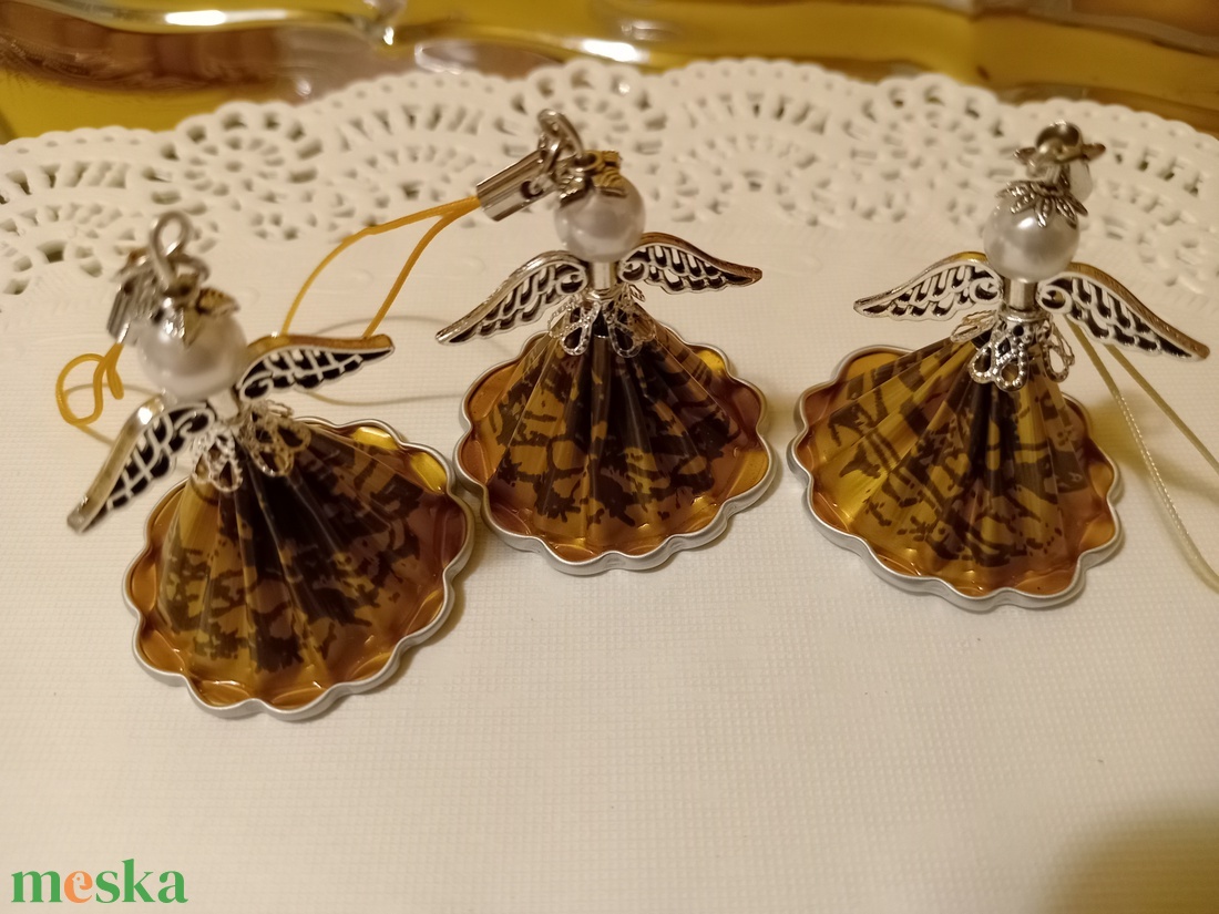 Karácsonyi angyalkák - kávékapszulából  - karácsony - karácsonyi lakásdekoráció - karácsonyi lakásdíszek - Meska.hu