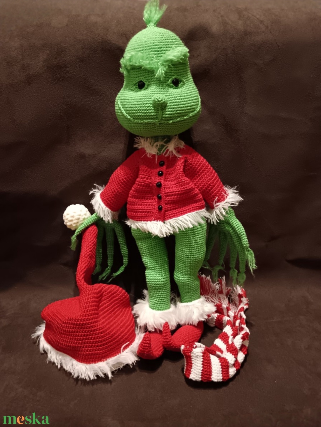 Horgolt Grinch Figura Levehető Ruhával és Kiegészítőkkel - karácsony - karácsonyi ajándékozás - karácsonyi ajándékcsomagolás - Meska.hu