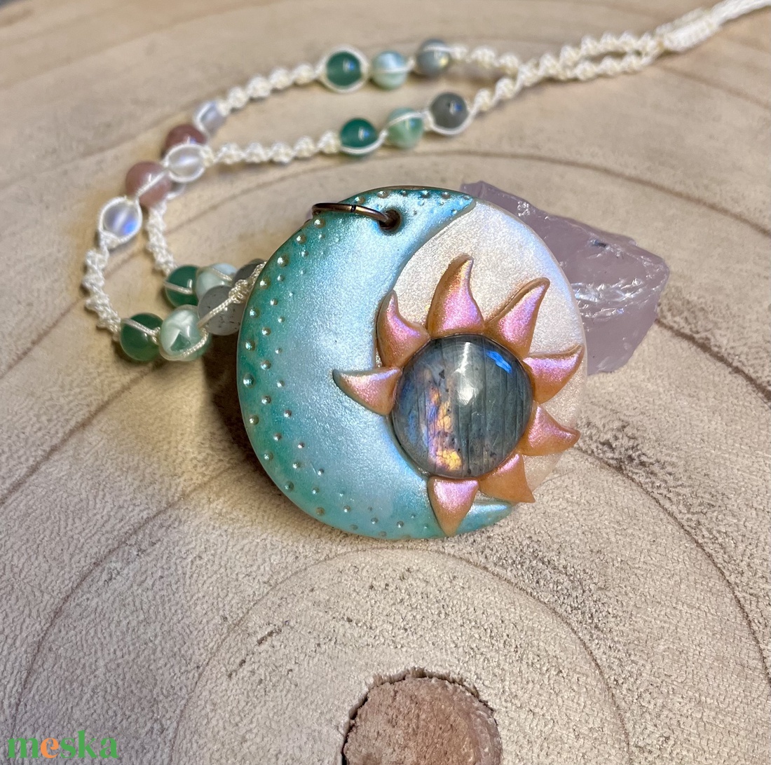 Nap-Hold labradorit nyaklánc  - ékszer - nyaklánc - medálos nyaklánc - Meska.hu