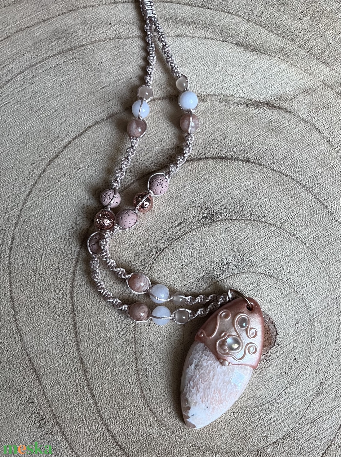 Skolecit nyaklánc aurakvarc  díszítéssel  - ékszer - nyaklánc - medálos nyaklánc - Meska.hu