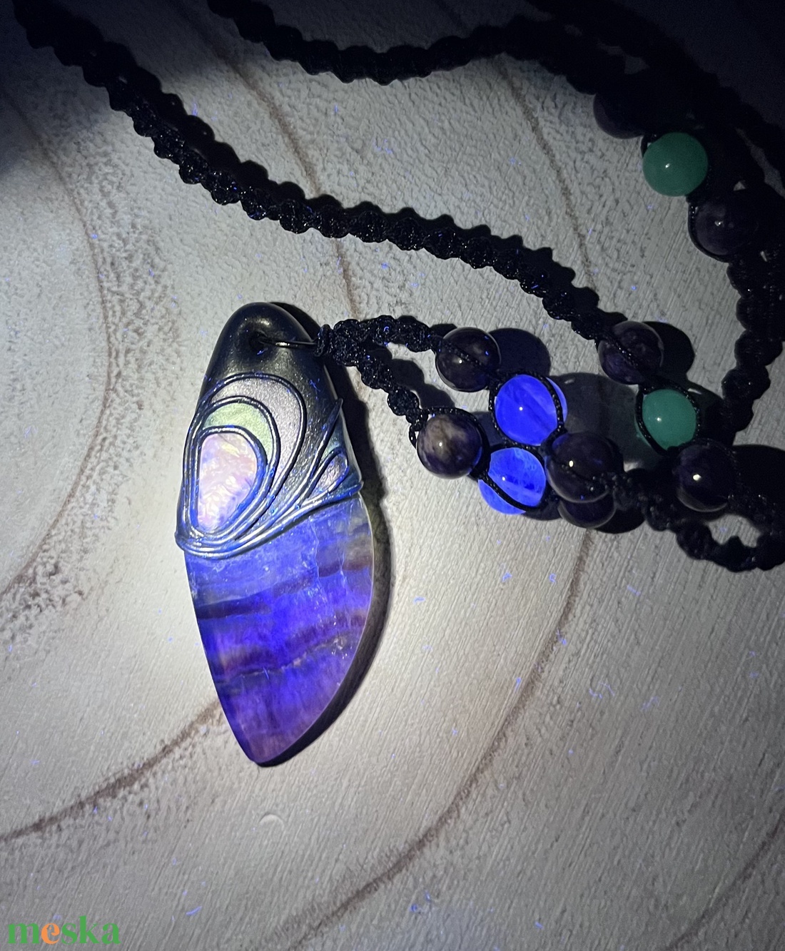 Fluorit nyaklánc csaroittal díszítve - ékszer - nyaklánc - medálos nyaklánc - Meska.hu