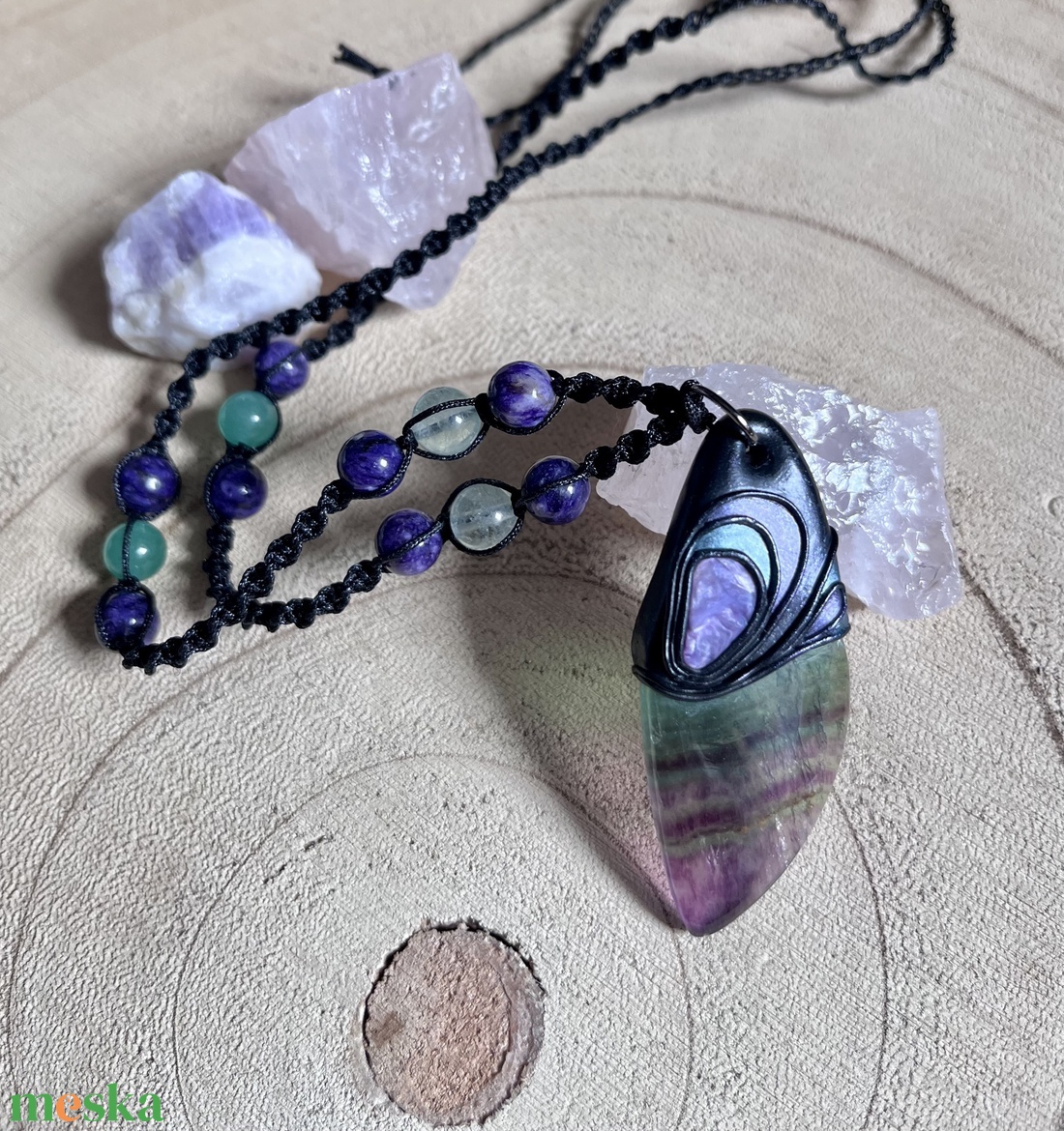 Fluorit nyaklánc csaroittal díszítve - ékszer - nyaklánc - medálos nyaklánc - Meska.hu