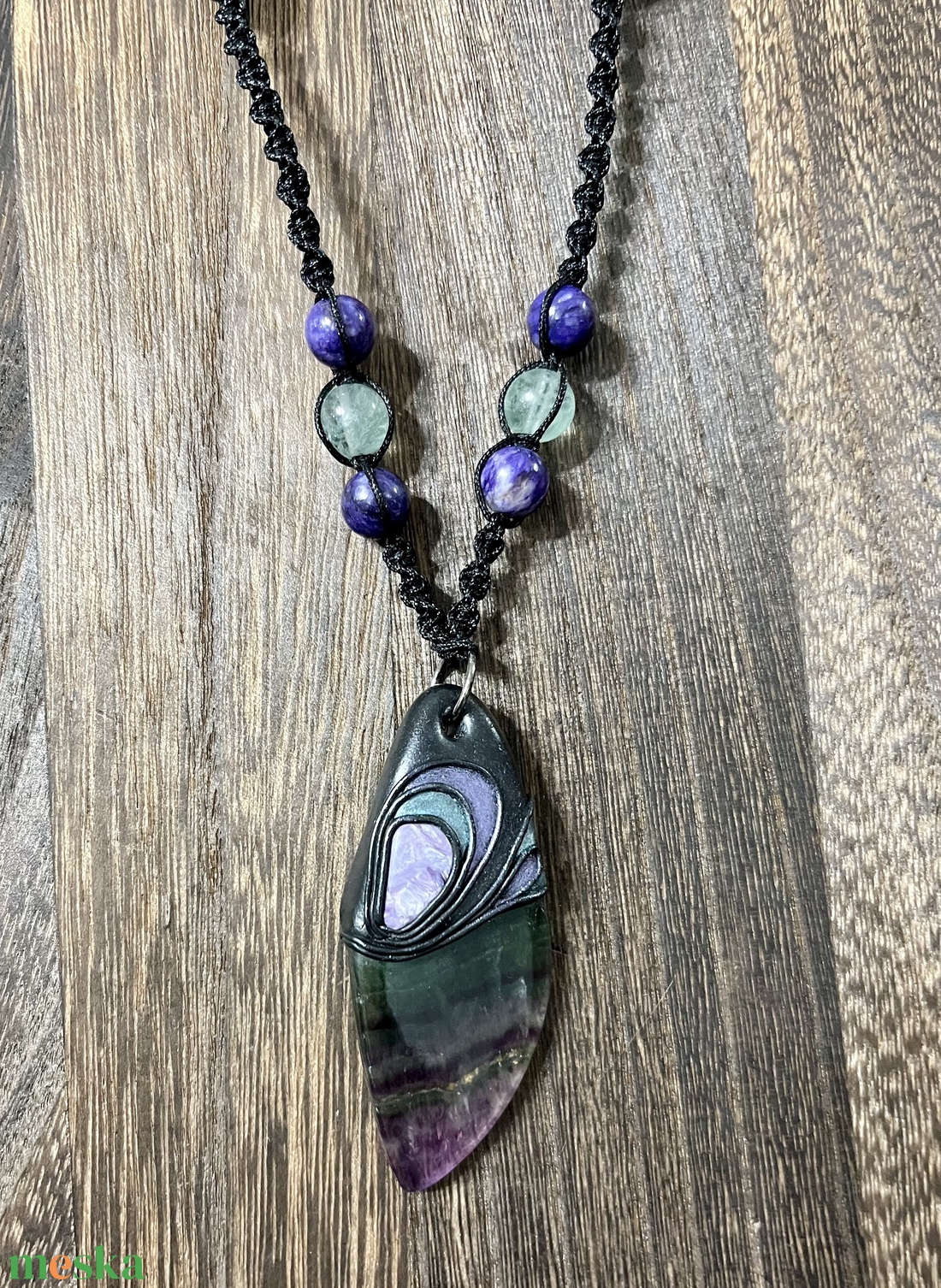 Fluorit nyaklánc csaroittal díszítve - ékszer - nyaklánc - medálos nyaklánc - Meska.hu