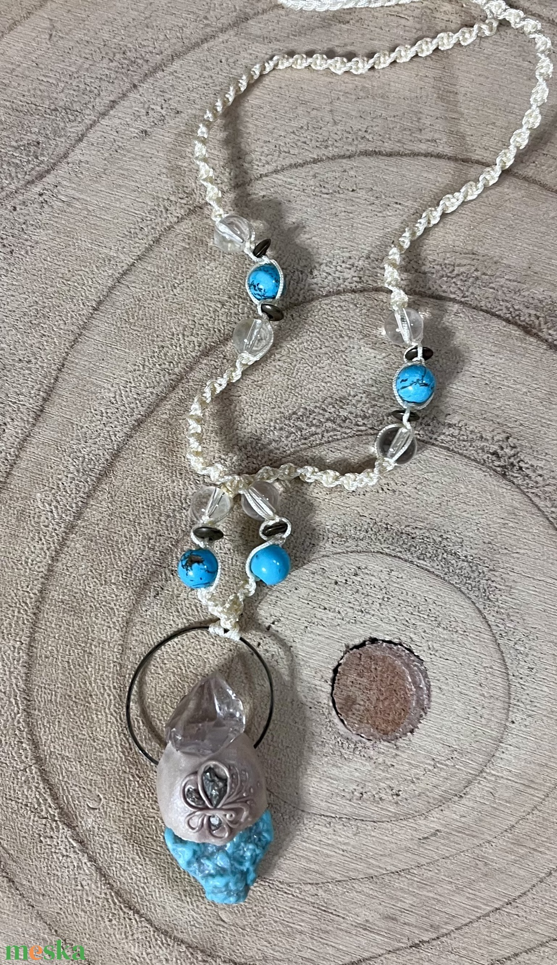 Türkiz- hegyikristály medál pirit darabokkal - ékszer - nyaklánc - medálos nyaklánc - Meska.hu