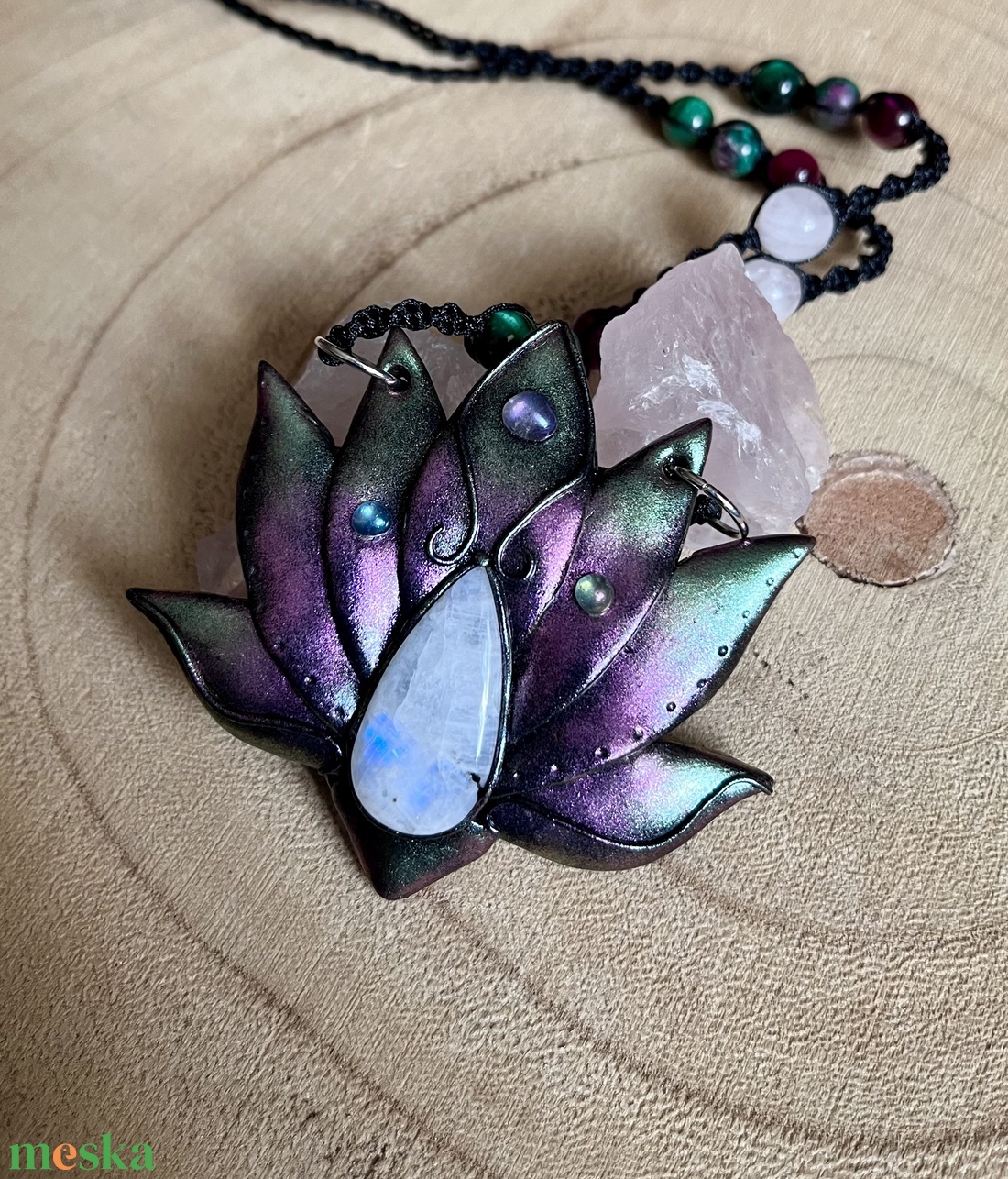 Szivárvány HOLDKŐ lótusz amulett - ékszer - nyaklánc - medálos nyaklánc - Meska.hu