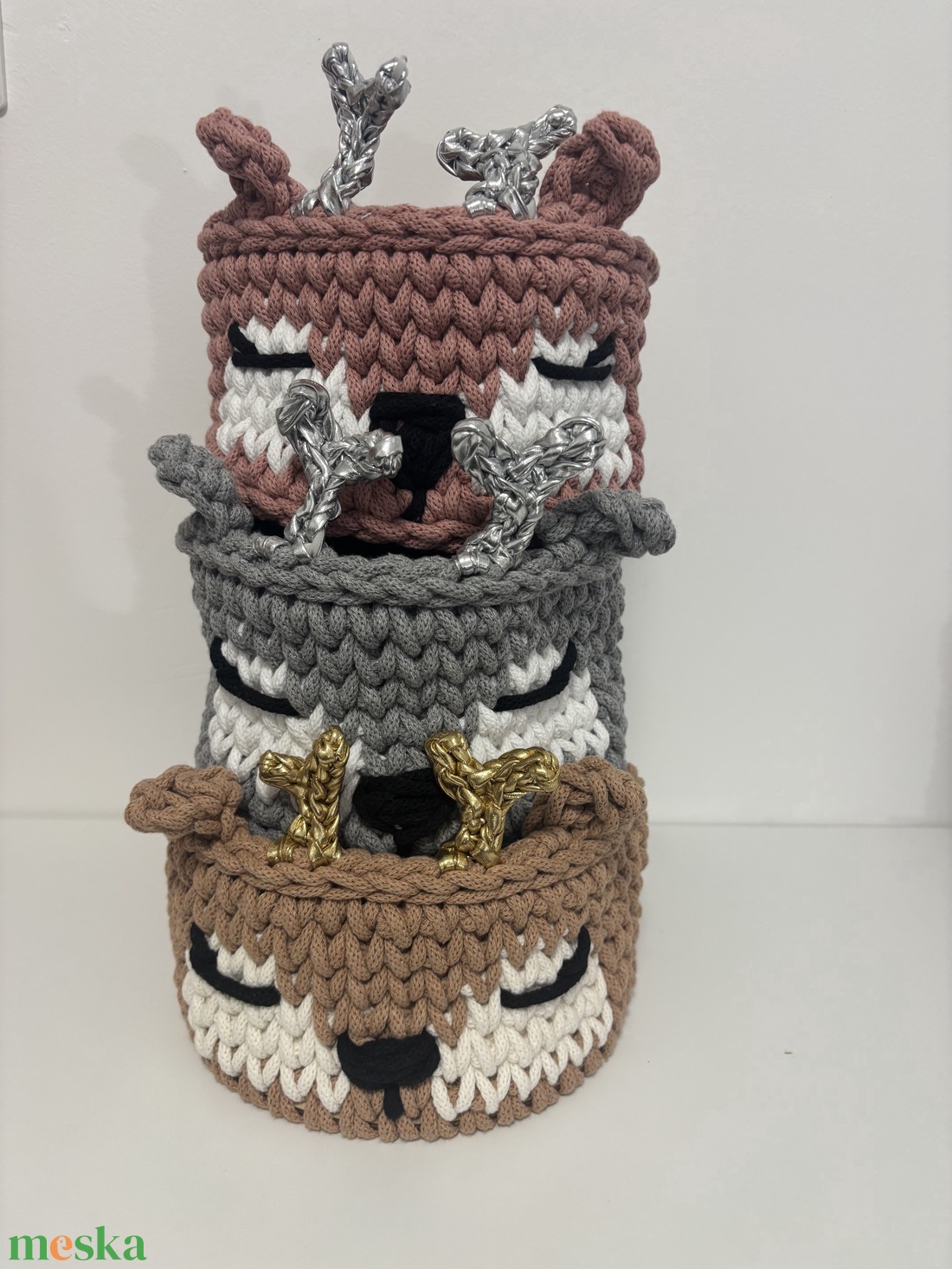 Horgolt ünnepi szarvas - otthon & életmód - dekoráció - asztal és polc dekoráció - horgolt & csipketerítő - Meska.hu