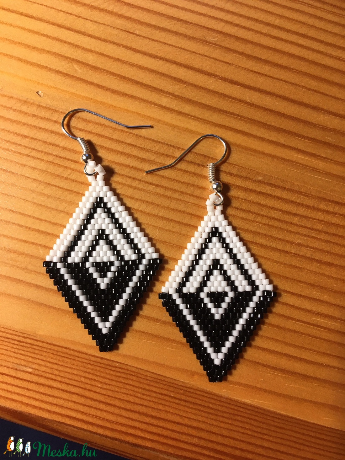Fehér-fekete peyote fülbevaló -  - Meska.hu