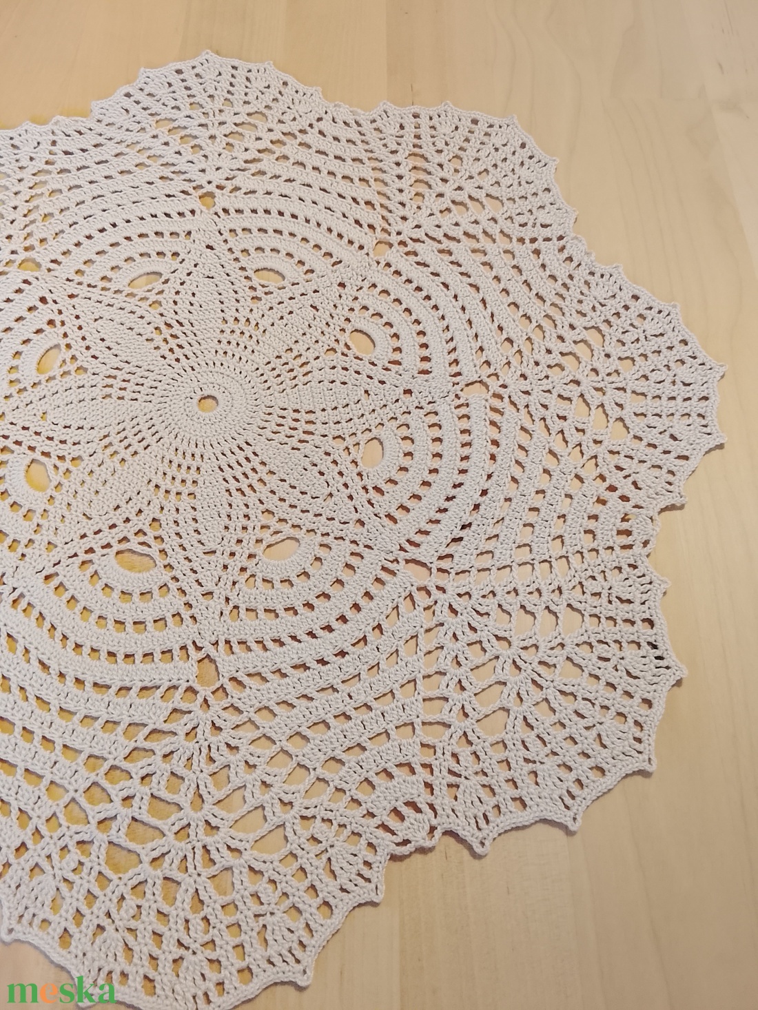 Horgolt terítő bézs - otthon & életmód - lakástextil - abrosz, terítő - díszterítő polcra, komódra - Meska.hu