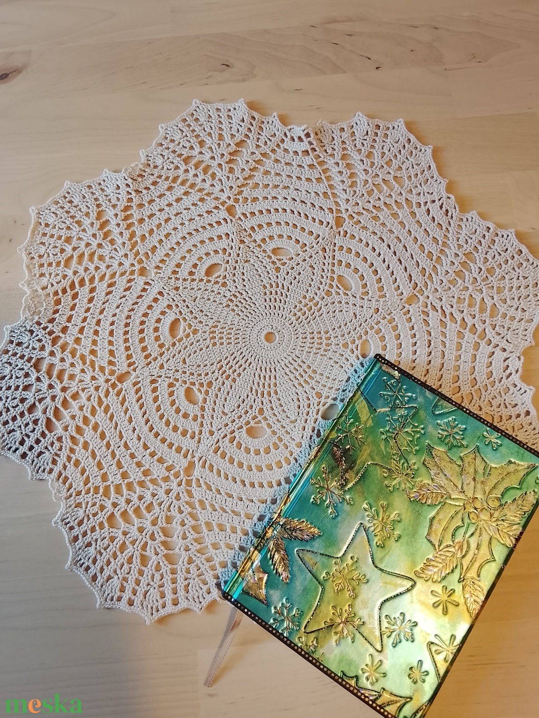 Horgolt terítő bézs - otthon & életmód - lakástextil - abrosz, terítő - díszterítő polcra, komódra - Meska.hu