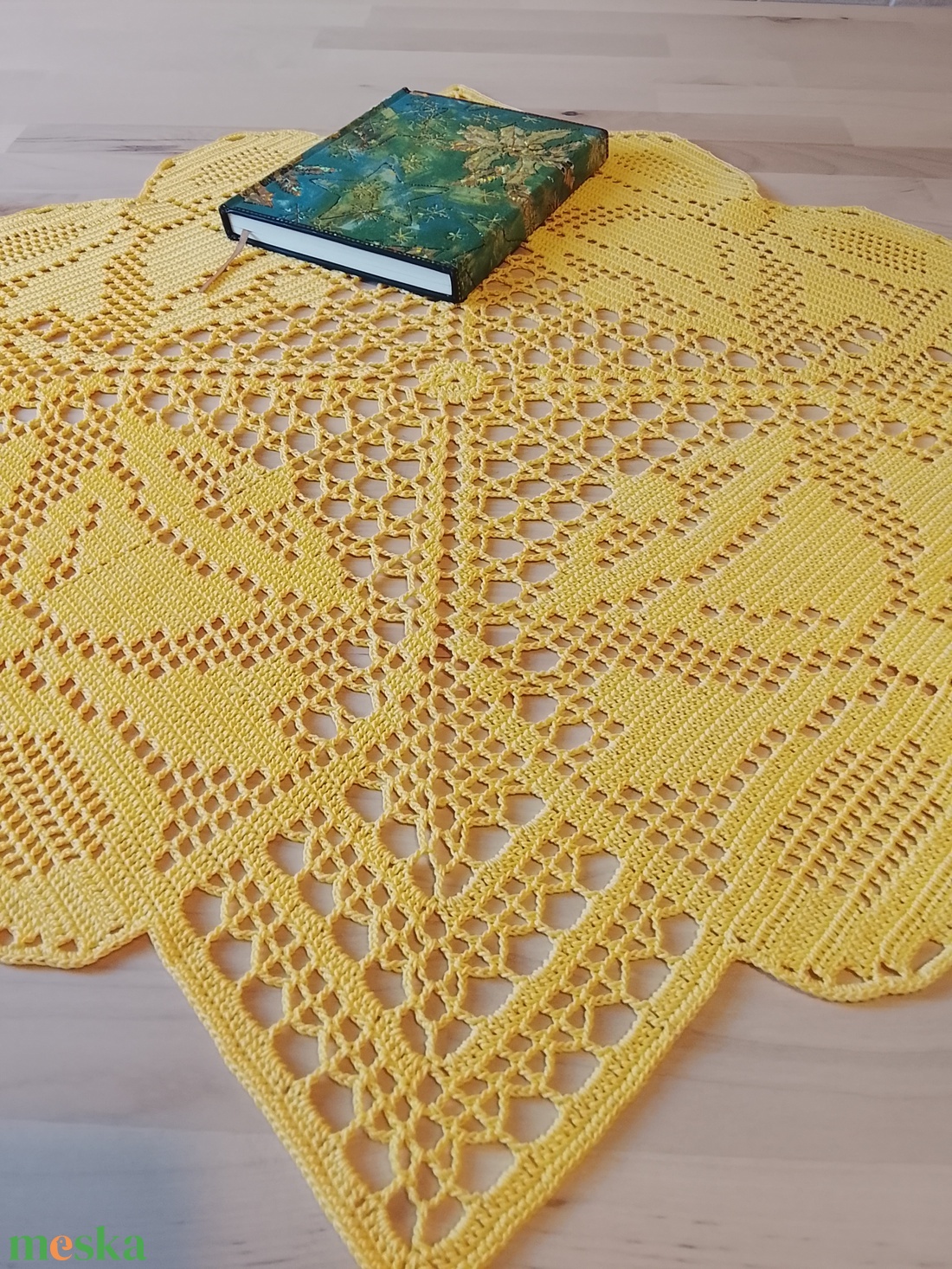 Horgolt harangos kar�csonyi terítő - otthon & életmód - lakástextil - abrosz, terítő - díszterítő polcra, komódra - Meska.hu