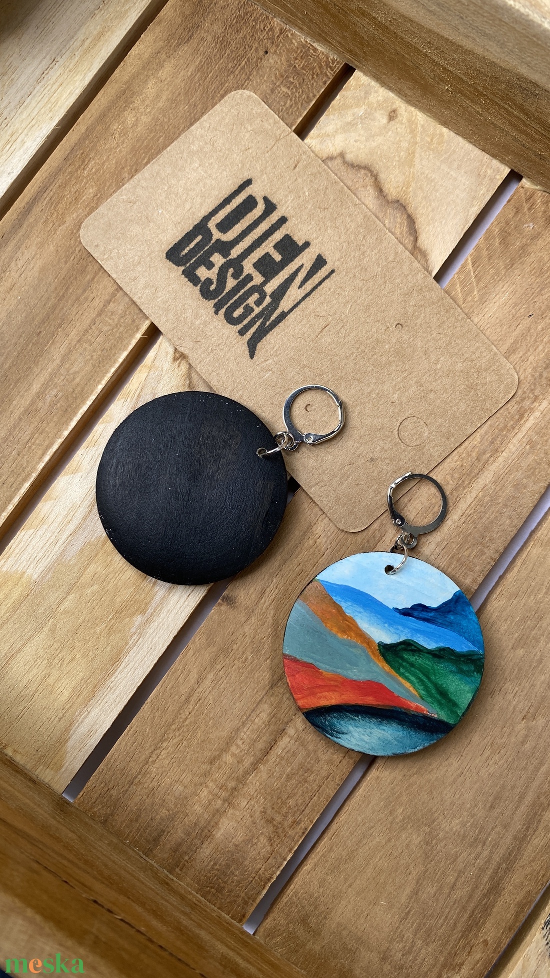 Tél - festett fa fülbevaló, kerek - ékszer - fülbevaló - lógós kerek fülbevaló - Meska.hu