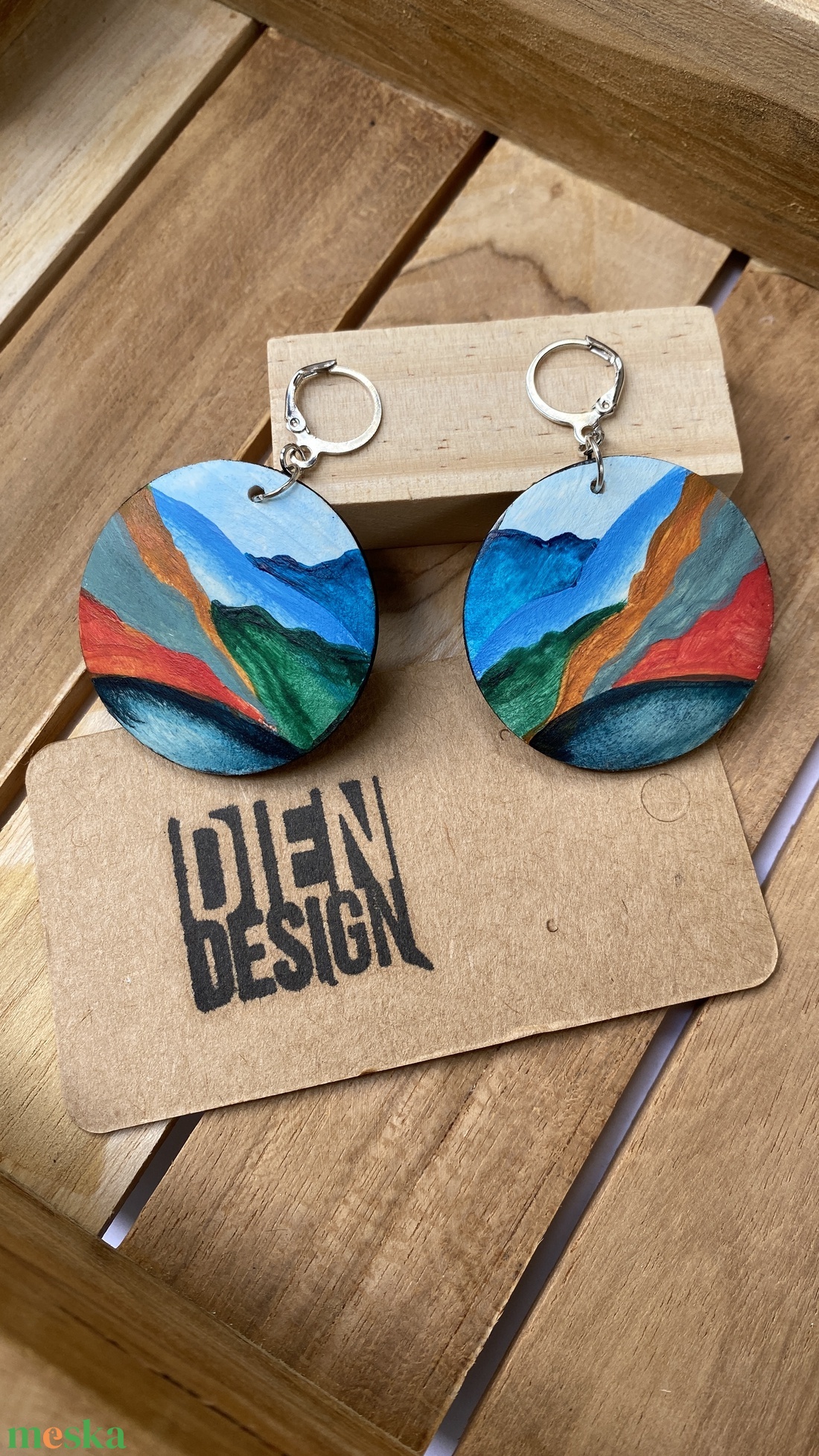 Tél - festett fa fülbevaló, kerek - ékszer - fülbevaló - lógós kerek fülbevaló - Meska.hu