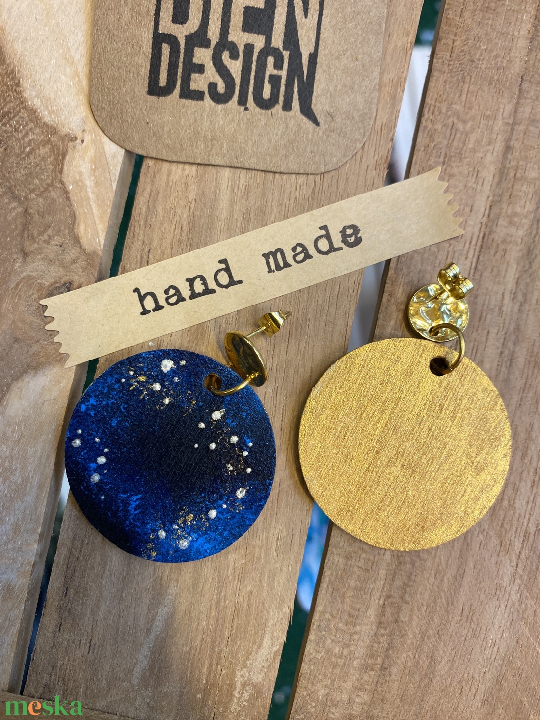 Solaris - kézzel festett  galaxis fa fülbevaló, kör alakú, nagy - ékszer - fülbevaló - lógós kerek fülbevaló - Meska.hu