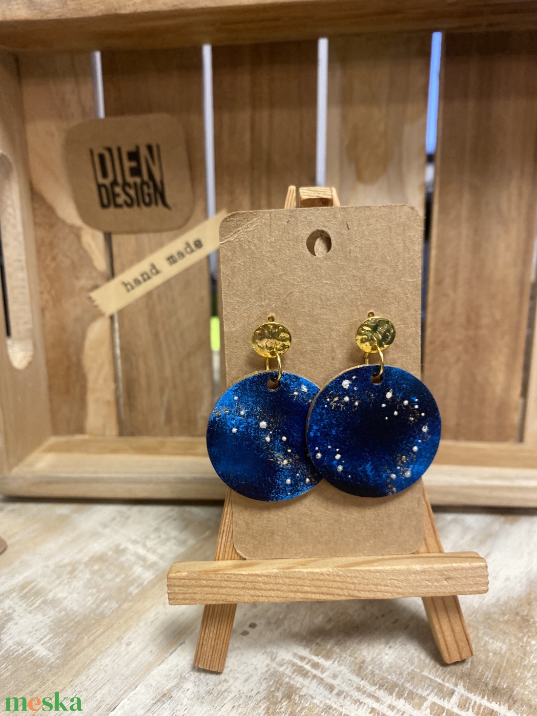 Solaris - kézzel festett  galaxis fa fülbevaló, kör alakú, nagy - ékszer - fülbevaló - lógós kerek fülbevaló - Meska.hu