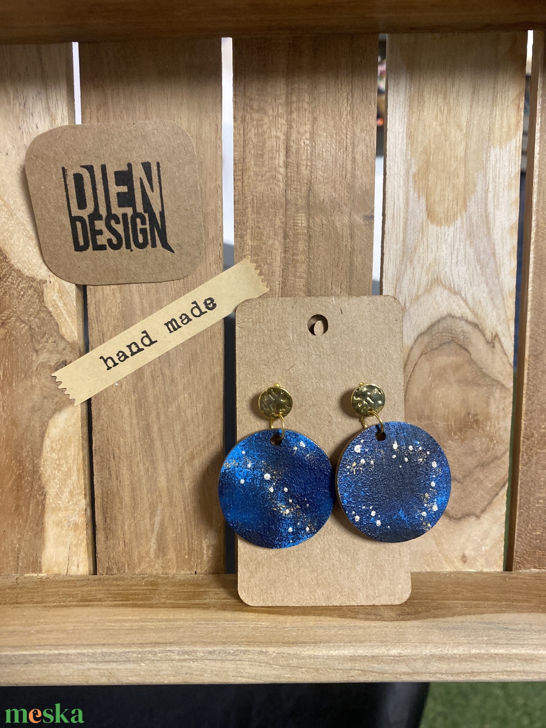 Solaris - kézzel festett  galaxis fa fülbevaló, kör alakú, nagy - ékszer - fülbevaló - lógós kerek fülbevaló - Meska.hu