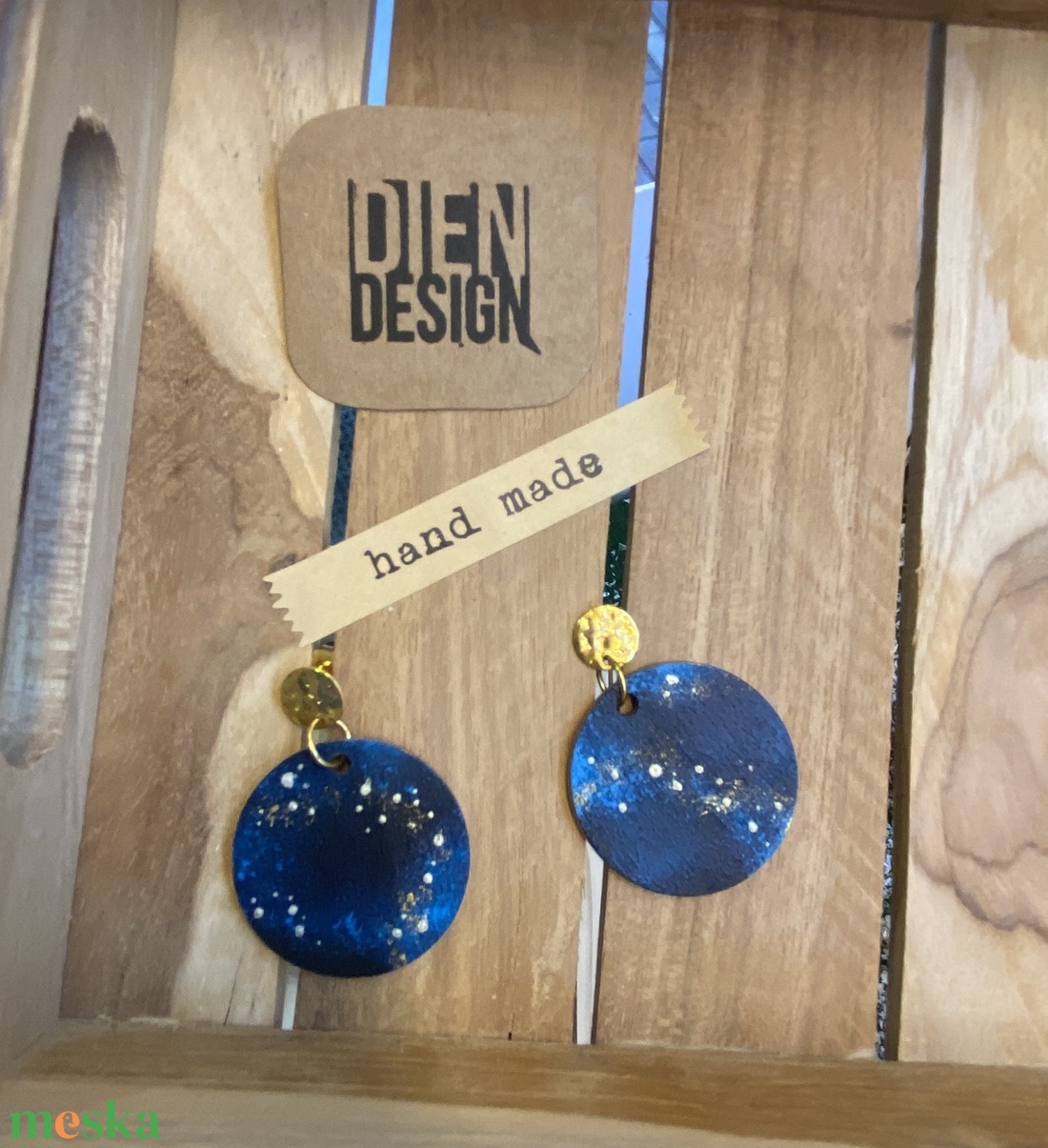 Solaris - kézzel festett  galaxis fa fülbevaló, kör alakú, nagy - ékszer - fülbevaló - lógós kerek fülbevaló - Meska.hu