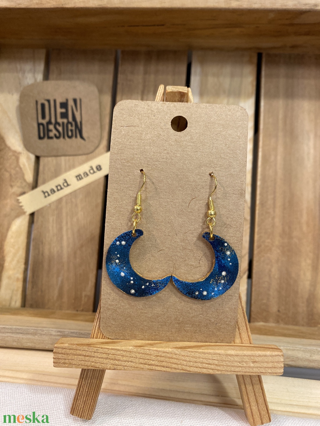 Solaris - kézzel festett fa galaxis fülbevaló, hold alak - ékszer - fülbevaló - lógó fülbevaló - Meska.hu