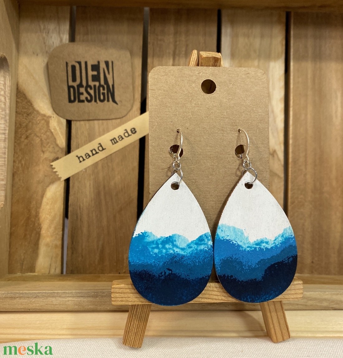 Alpok - kézzel festett  kék fa fülbevaló, csepp alakú, nagy - ékszer - fülbevaló - lógó csepp fülbevaló - Meska.hu