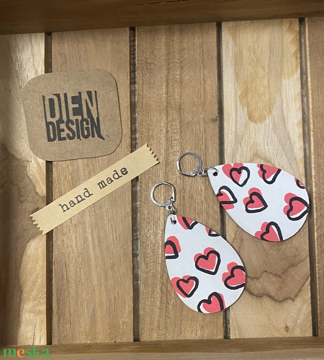 Love -  ézzfestett fa fülbevaló, csepp alakú, nagy - ékszer - fülbevaló - lógó csepp fülbevaló - Meska.hu