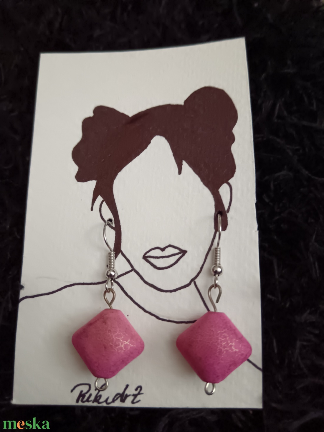 Rózsaszín rombusz márványos fülbevaló  - ékszer - fülbevaló - lógó fülbevaló - Meska.hu