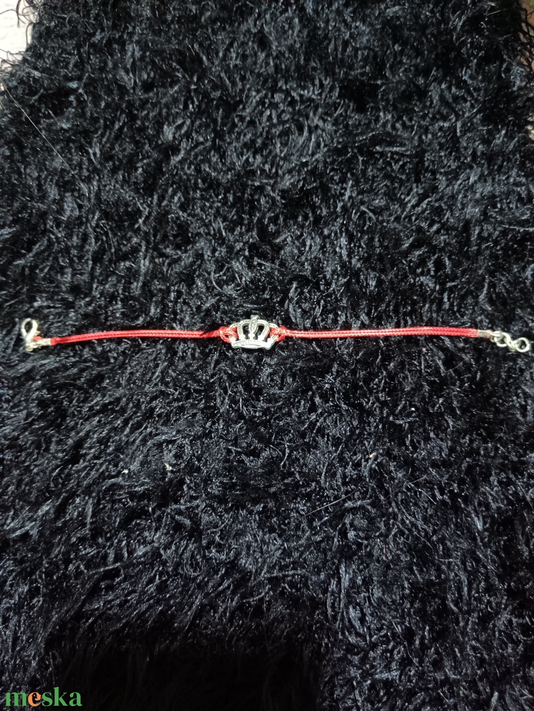 Koronás védelmező karkötő  - ékszer - karkötő - karkötő medállal - Meska.hu