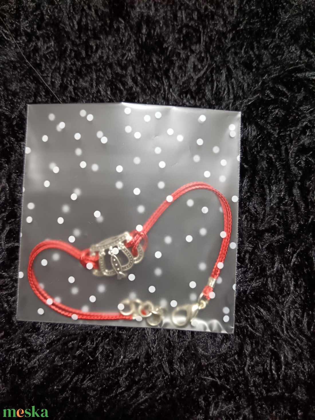 Koronás védelmező karkötő  - ékszer - karkötő - karkötő medállal - Meska.hu