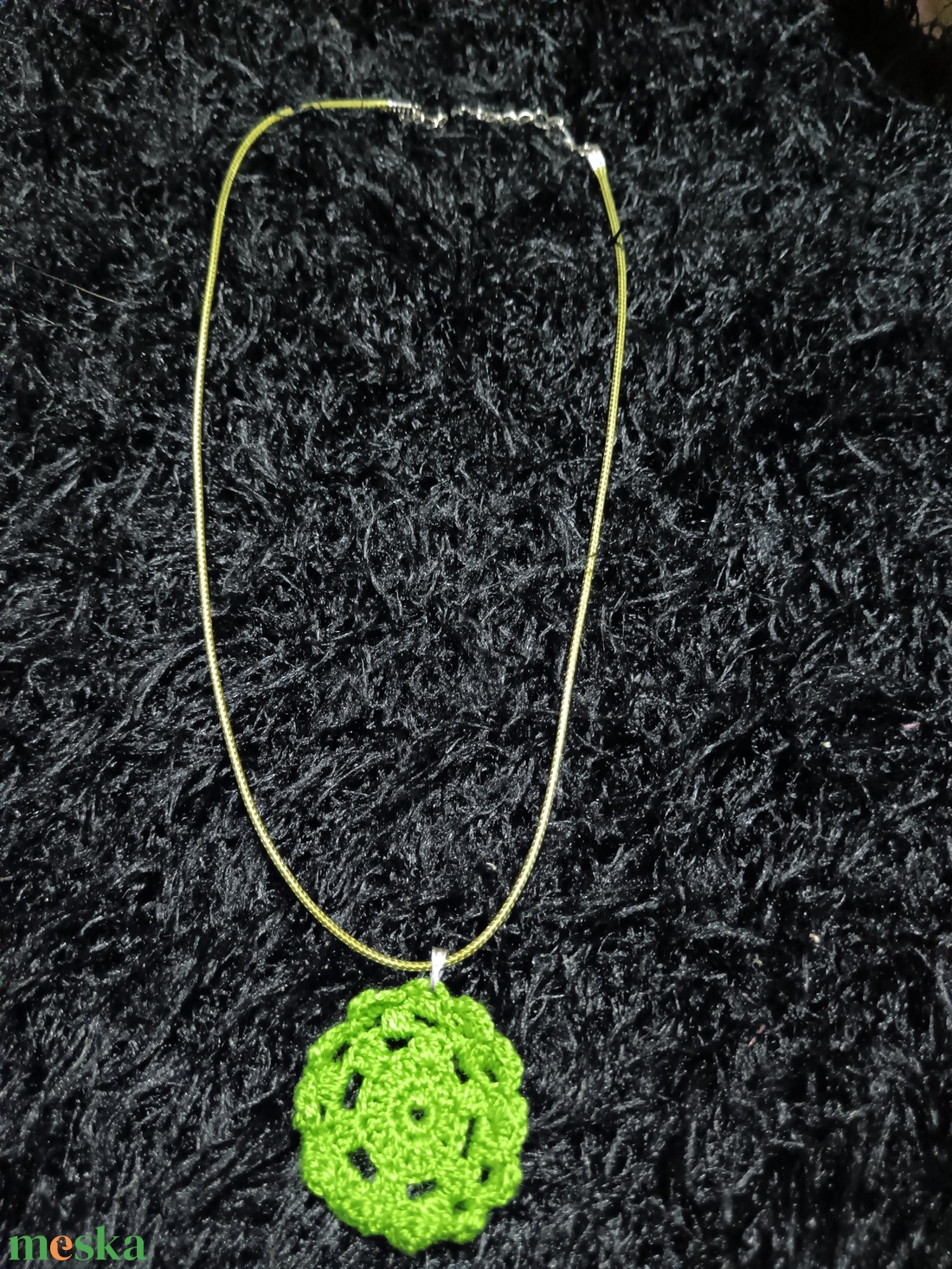 Zöld horgolt nyaklánc  - ékszer - nyaklánc - medálos nyaklánc - Meska.hu