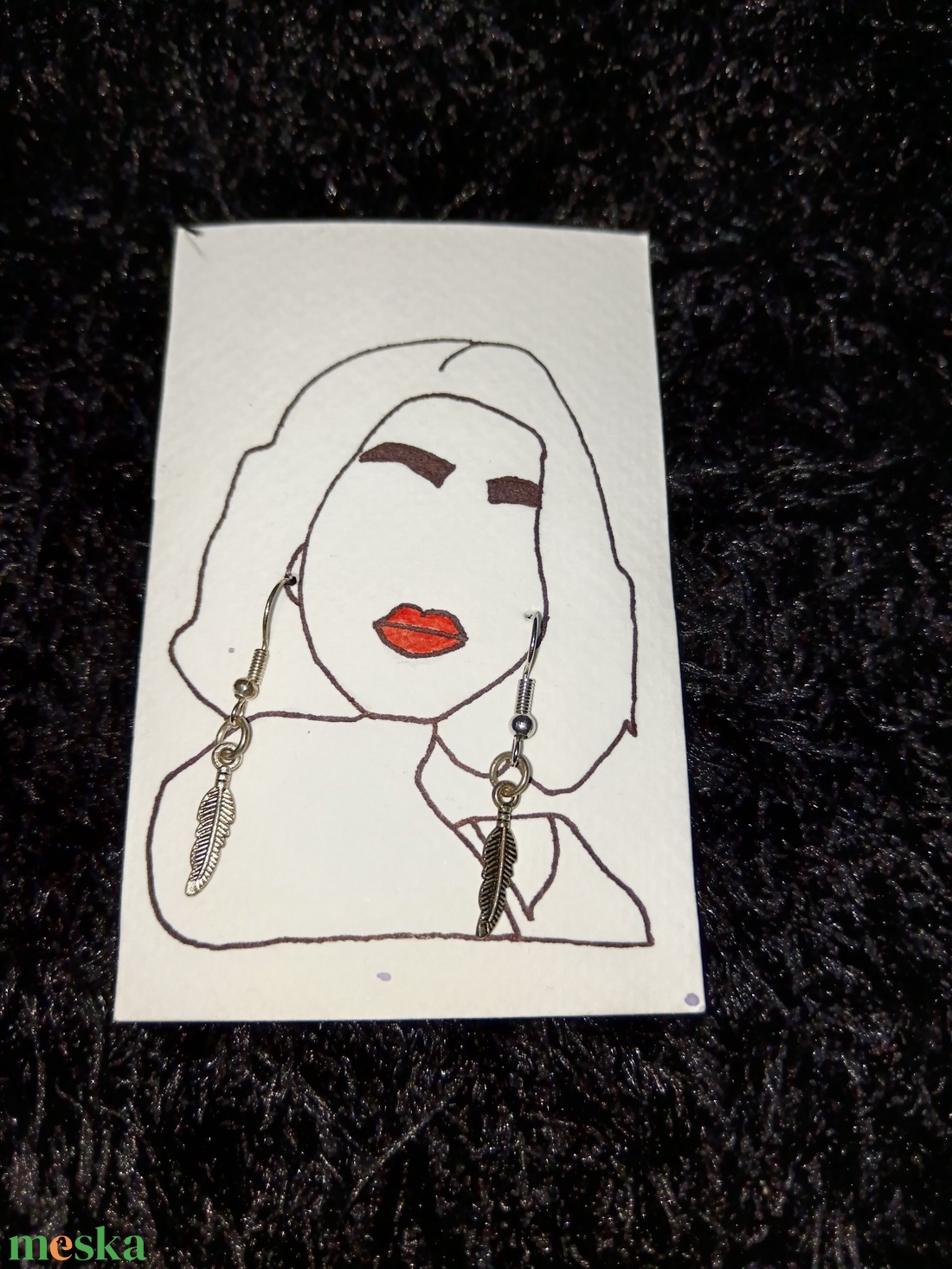 Kis toll fülbevaló  - ékszer - fülbevaló - lógó fülbevaló - Meska.hu