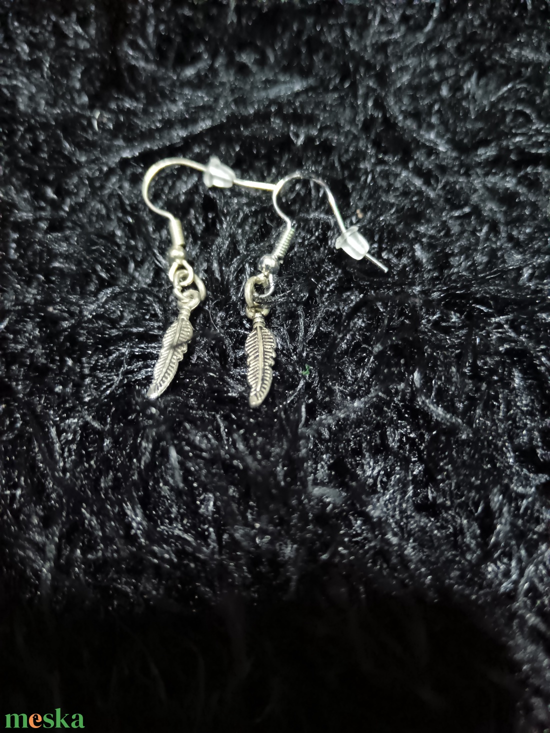 Kis toll fülbevaló  - ékszer - fülbevaló - lógó fülbevaló - Meska.hu