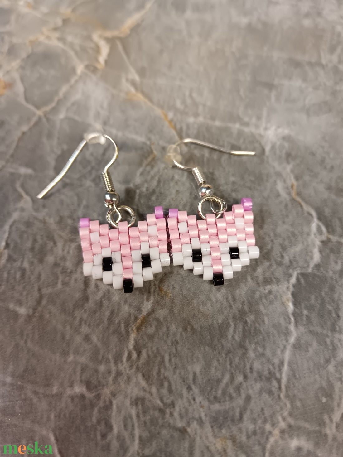 Rózsaszín róka fej gyöngy fülbevaló  - ékszer - fülbevaló - lógó fülbevaló - Meska.hu