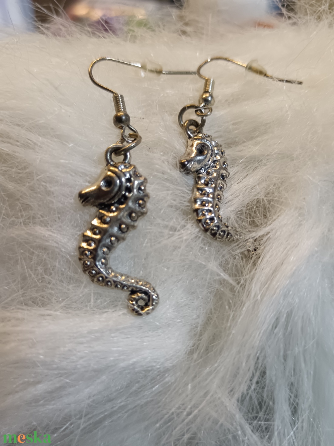 Csikóhal motívumos fülbevaló  - ékszer - fülbevaló - lógó fülbevaló - Meska.hu