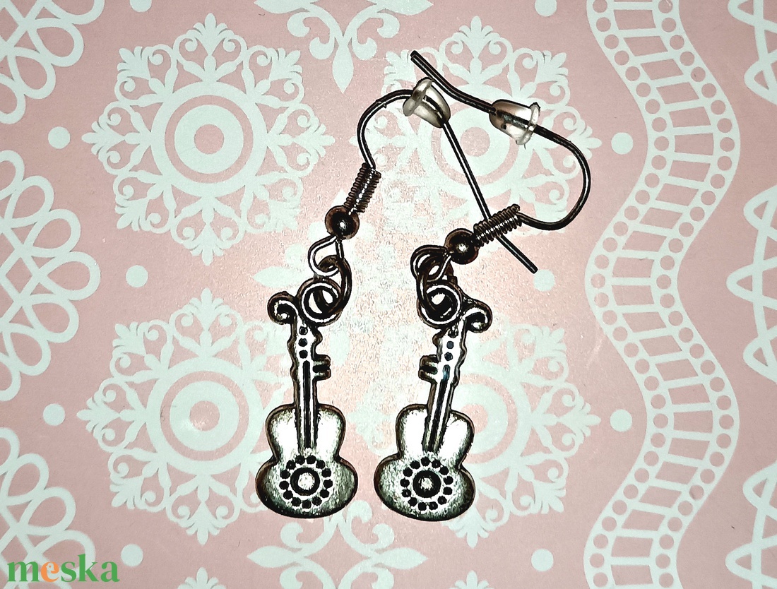 Gitár fülbevaló nem csak rockerek ek - ékszer - fülbevaló - lógó fülbevaló - Meska.hu