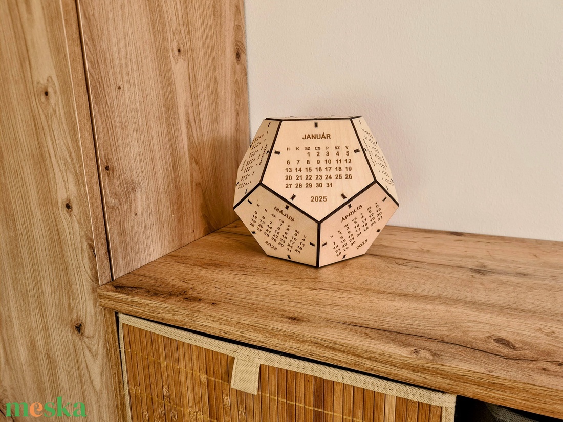 12 oldalú 3D naptár 2025 - otthon & életmód - dekoráció - fali és függő dekoráció - falinaptár & öröknaptár - Meska.hu