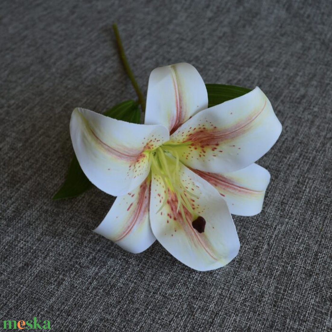 Fehér liliom - otthon & életmód - dekoráció - virágdekoráció - virágok - szálas virág - Meska.hu