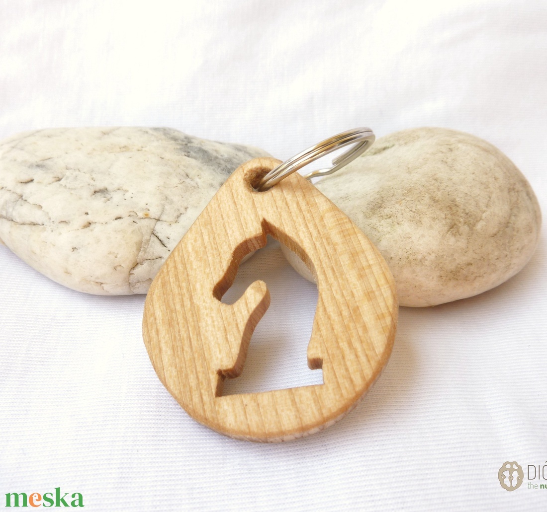 Huszár sakkfigura mintájú fa kulcstartó - táska & tok - kulcstartó & táskadísz - kulcstartó - Meska.hu Huszár sakkfigura mintájú fa kulcstartó - táska & tok - kulcstartó & táskadísz - kulcstartó - Meska.hu