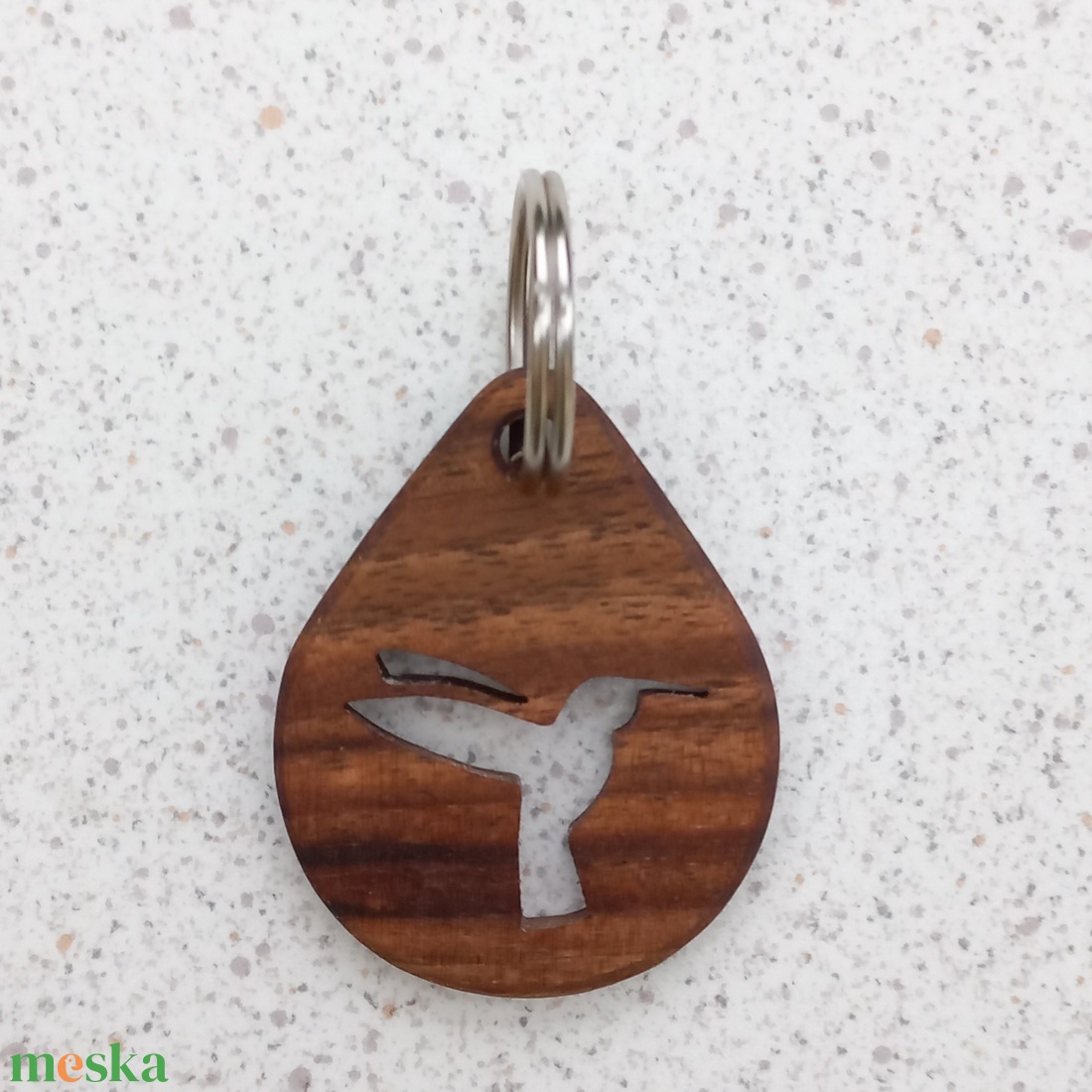 Kolibri mintájú fa kulcstartó, ajándék madárbarátoknak - táska & tok - kulcstartó & táskadísz - kulcstartó - Meska.hu Kolibri mintájú fa kulcstartó, ajándék madárbarátoknak - táska & tok - kulcstartó & táskadísz - kulcstartó - Meska.hu
