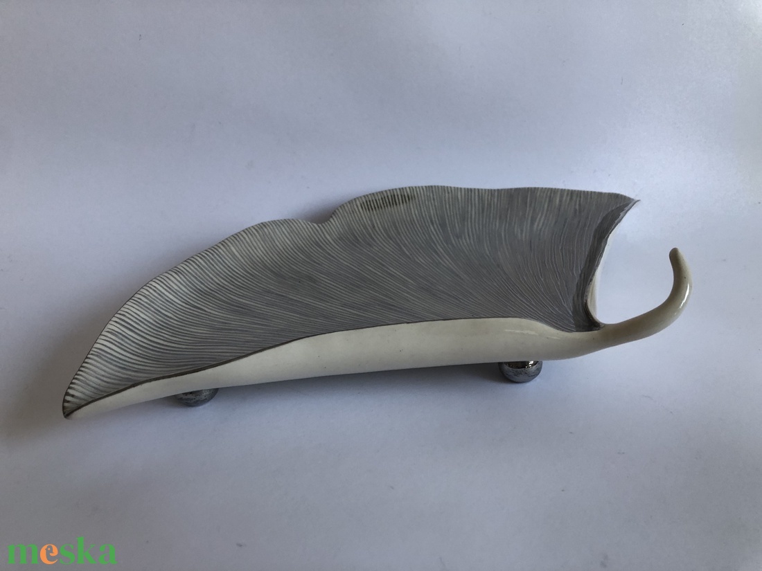 Platina csíkos ginkgo leveles tál - otthon & életmód - konyhafelszerelés, tálalás - tálalás - kínálótál - Meska.hu Platina csíkos ginkgo leveles tál - otthon & életmód - konyhafelszerelés, tálalás - tálalás - kínálótál - Meska.hu