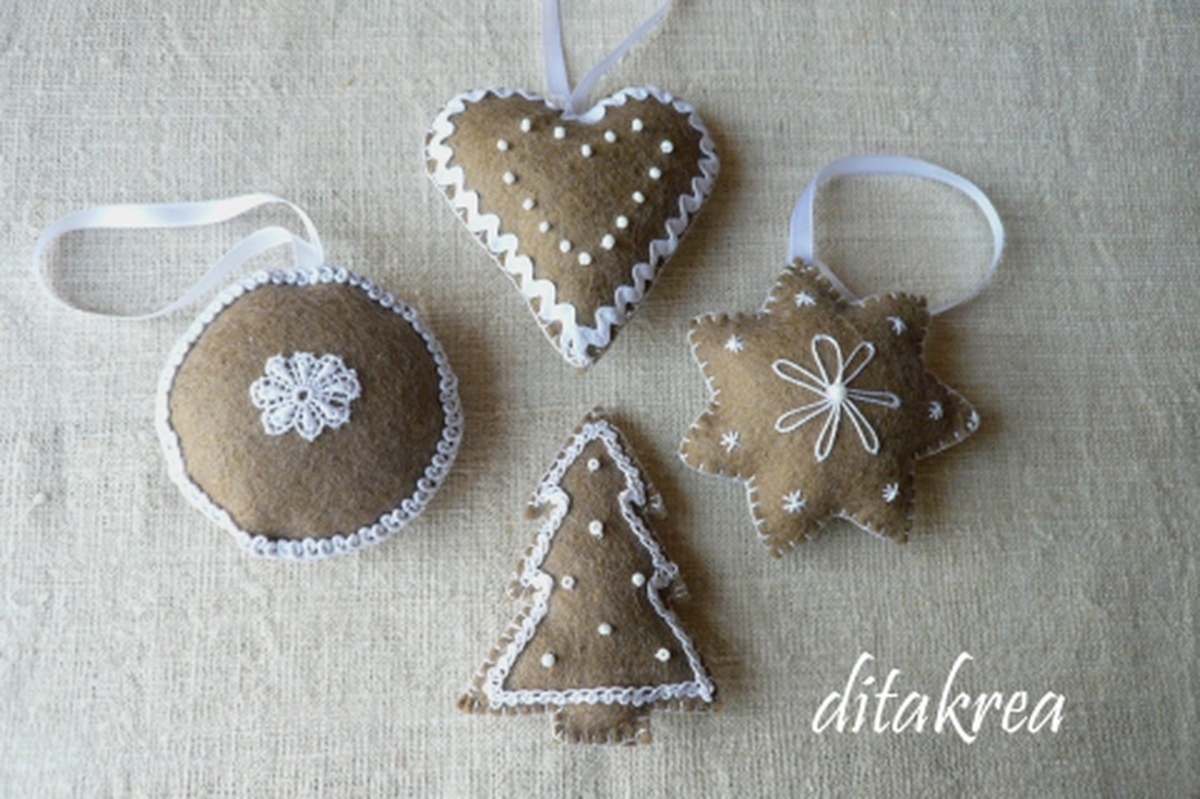 Adventi-karácsonyi díszek drapp gyapjúfilcből -  - Meska.hu