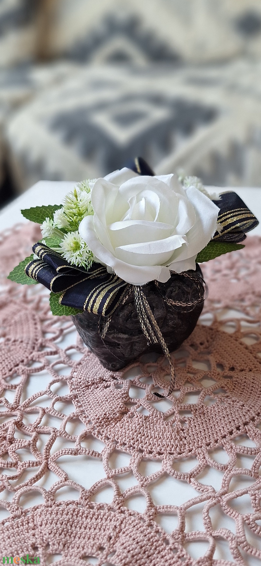 Elegáns fehér rózsa antikolt kaspóban � Prémium kézműves asztaldísz(10cm) - otthon & életmód - dekoráció - asztal és polc dekoráció - asztaldísz - Meska.hu