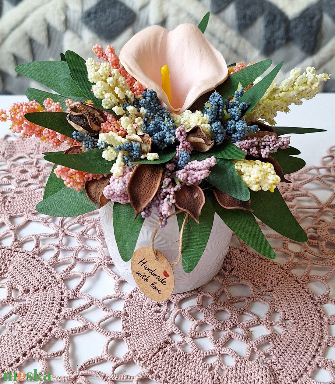 Természet Eleganciája � Rusztikus Asztaldísz Kálával és Száraz Termésekkel(15cm magas) - otthon & életmód - dekoráció - asztal és polc dekoráció - asztaldísz - Meska.hu