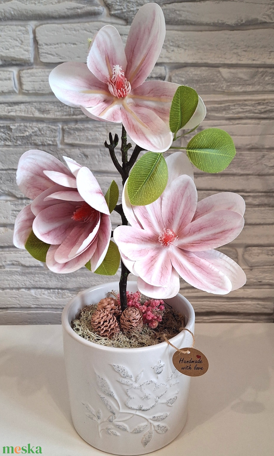 Élethű Magnóliás asztaldísz ezüst mintás kaspóban � Elegáns kézműves virágdekoráció ajándékba(38cm magas) - otthon & életmód - dekoráció - asztal és polc dekoráció - asztaldísz - Meska.hu