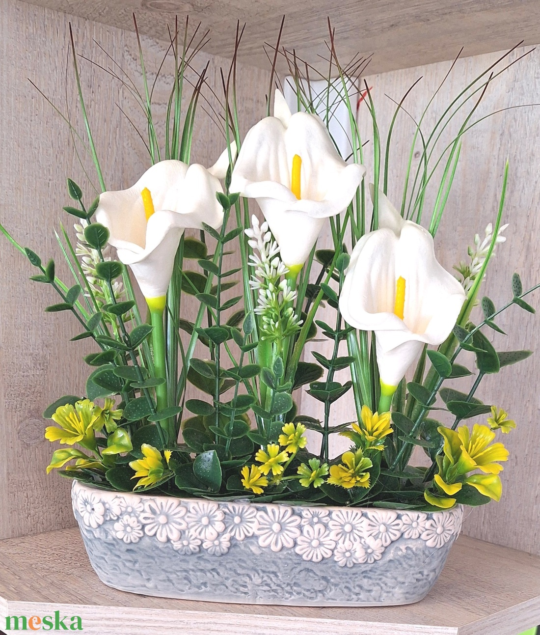 Romantikus fehér kála kompozíció egyedi mintás kaspóban � Prémium kézműves ajándék(20cm magas, 25cm széles)  - otthon & életmód - virágdekoráció - virágdíszek - virágdísz kaspóban - Meska.hu