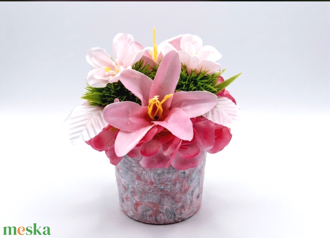 Prémium pink liliomos mini asztaldísz egyedi márványos kaspóban(13cm magas) - otthon & életmód - virágdekoráció - virágdíszek - virágdísz kaspóban - Meska.hu