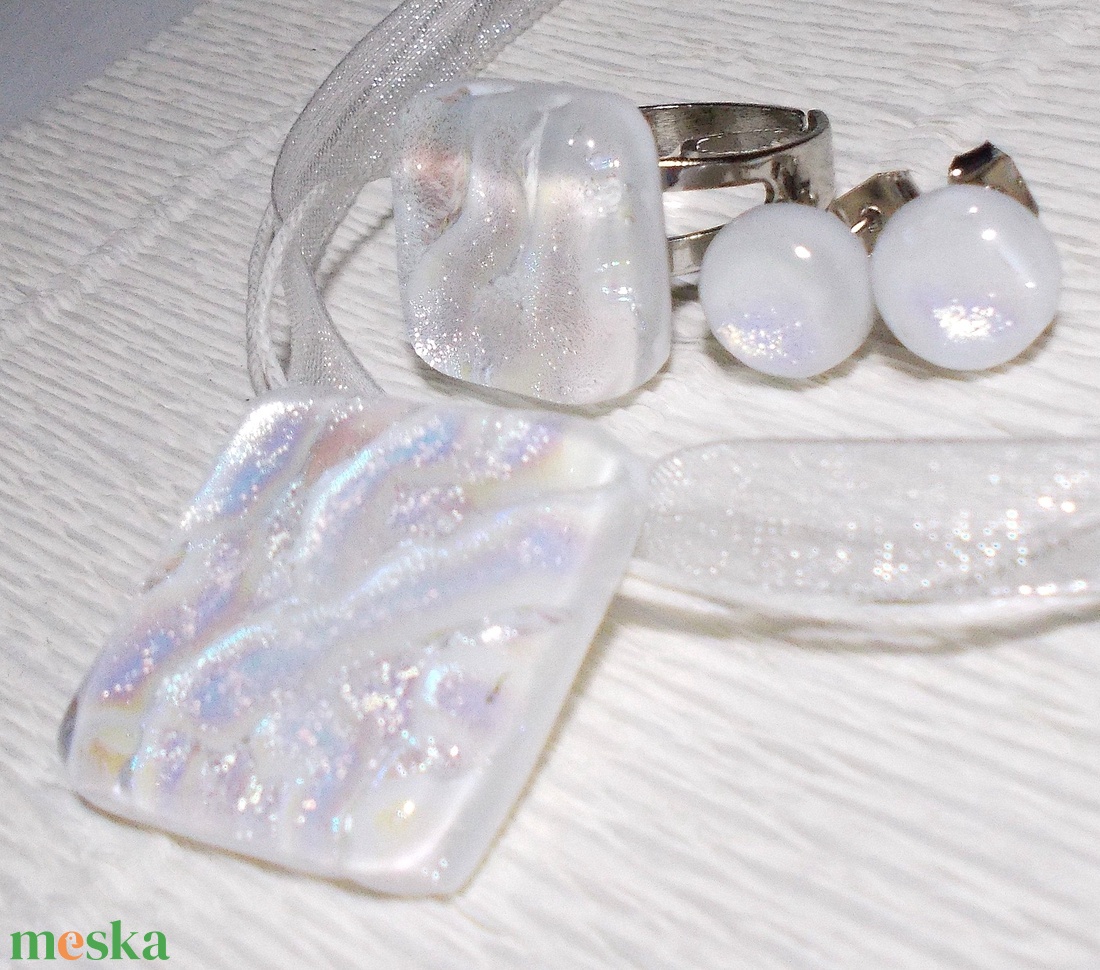 Gyöngyházfényű szivárvány, dichroic ékszerszett , szalagavató bálra, névnapra, születésnapra. - ékszer - ékszerszett - Meska.hu